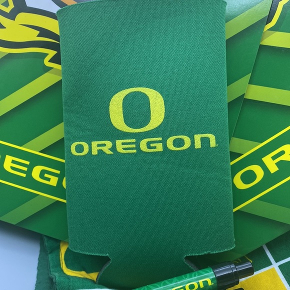 Oregon Ducks handmade cotton tote & 3 pens & 5 pencils & 2 folders 9 x 11 pack - Picture 3 of 15